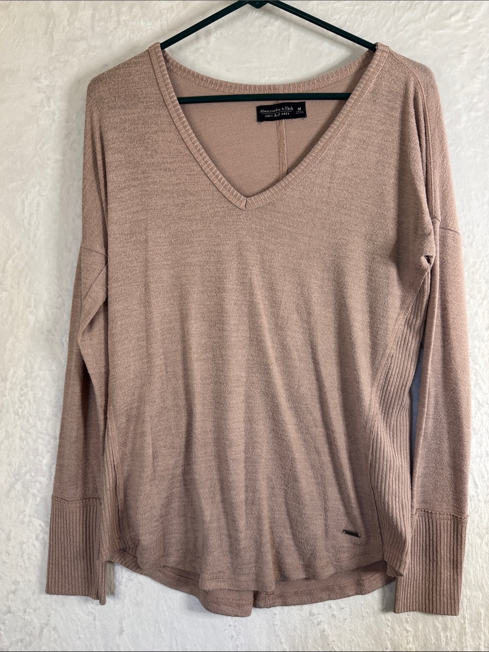 Abercrombie & Fitch Long Sleeve V-Neck Sweater Medium